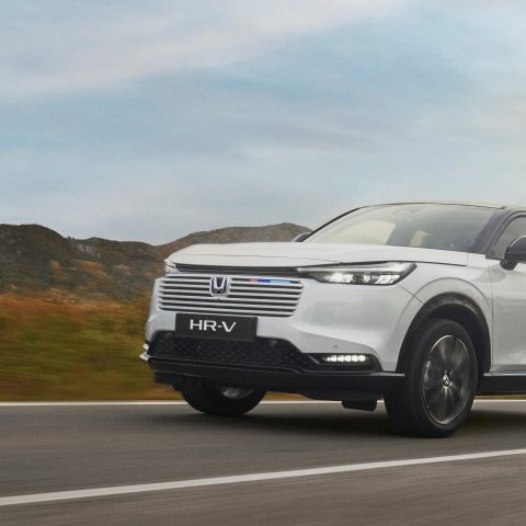 Familientauglicher Kompakt-SUV mit flexiblem Raumkonzept, stylischem Design und Vollhybrid-Technologie: der Honda HR-V